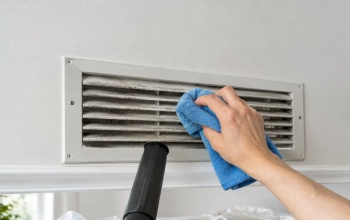 Kako da uklonite prašinu iz ventilacionih rešetki bez rasipanja po sobi