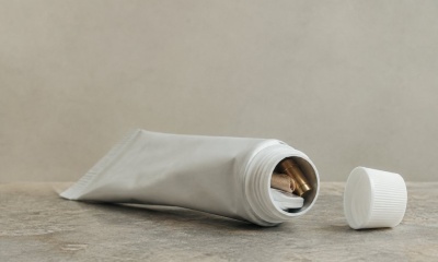 Prazne tube od paste za zube mogu poslužiti za putne sitnice