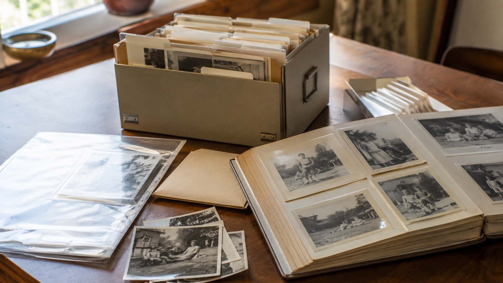 čuvanje fotografija, porodične fotografije, organizacija fotografija, foto album, arhiviranje fotografija, kutije za fotografije, uspomene, laganica, laganica.rs